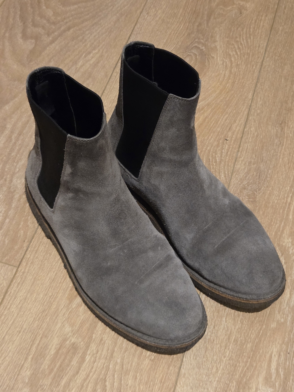 Saint Laurent Men's Grey Suede Chelsea Boots